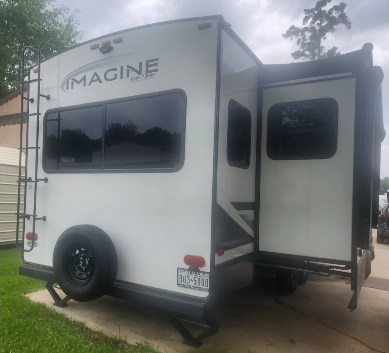 A photo of this 2023 Grand Design IMAGINE 2970RL