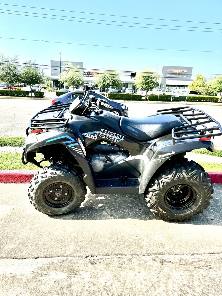 2021 Kawasaki BRUTE FORCE 300 in pasadena TX