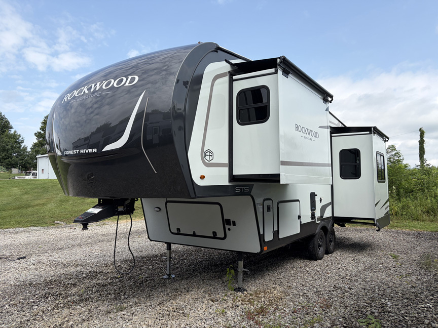 2027 Forest River Rockwood Signature 281SRK in belmont OH