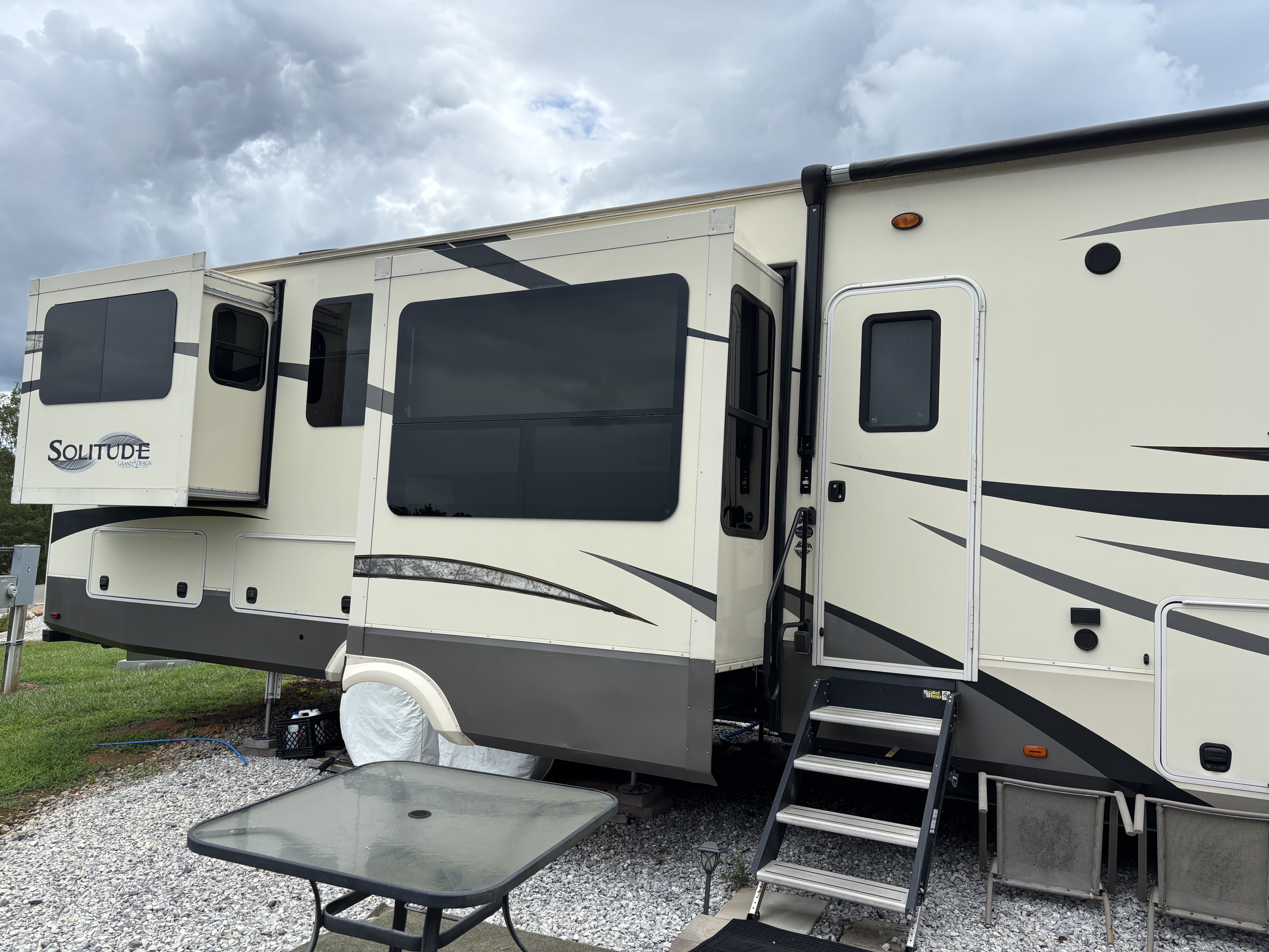 2018 Grand Design SOLITUDE 375RES in kodak TN