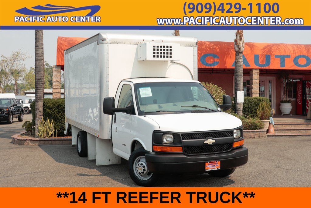 2015 CHEVROLET Express 4500 in Fontana, CA