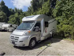2017 WINNEBAGO TREND 23L