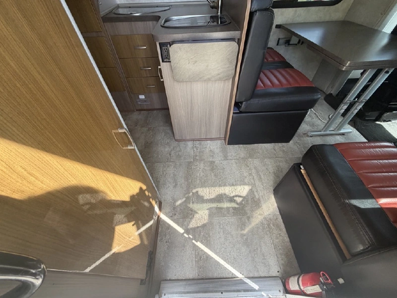 2017 WINNEBAGO TREND 23L