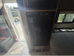 2017 WINNEBAGO TREND 23L