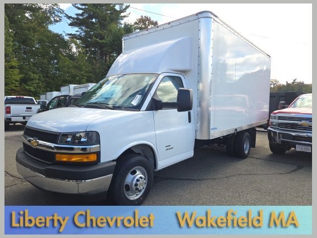 2024 CHEVROLET Express Cutaway in Wakefield, MA