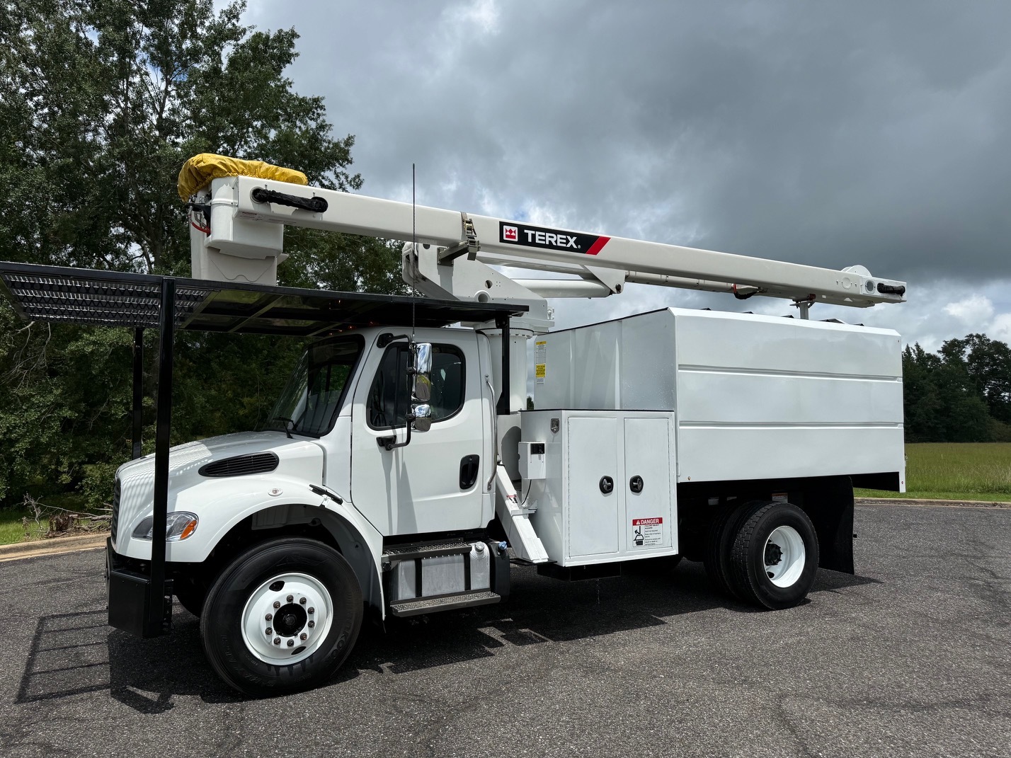 2024 FREIGHTLINER BUSINESS CLASS M2 106 in Hamilton, AL