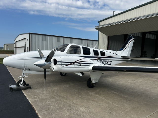 1982 Beechcraft BARON 58 in farmington MO
