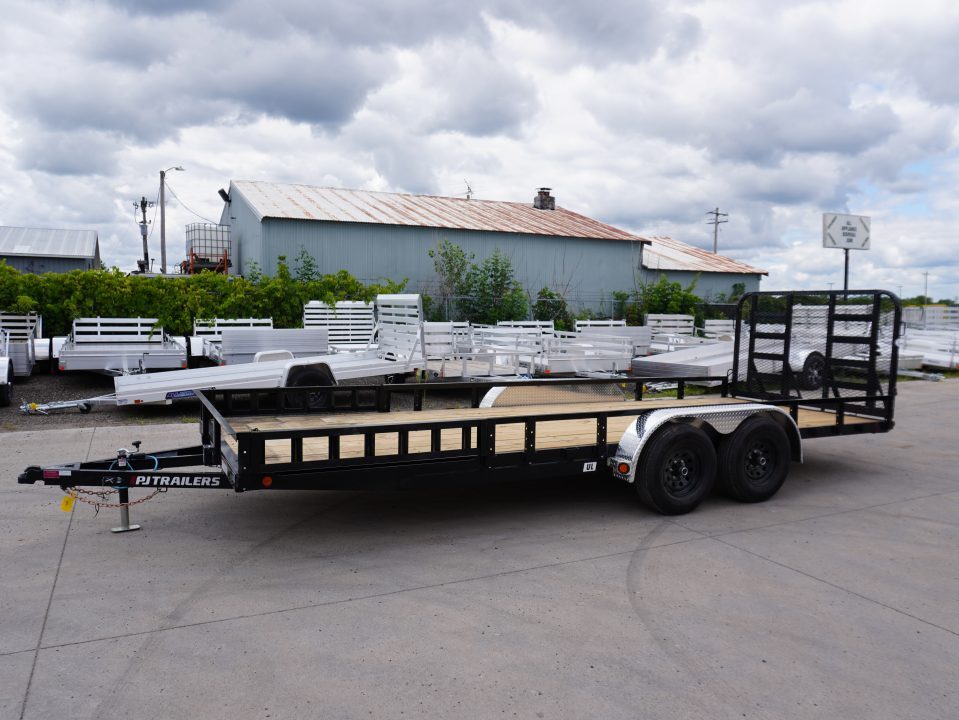 2027 PJ Trailers UL 83''x20ft in East Bethel, MN