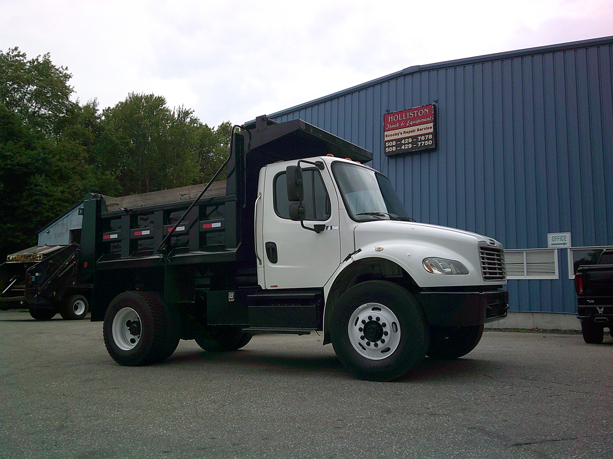 2013 FREIGHTLINER BUSINESS CLASS M2 106 in Holliston, MA