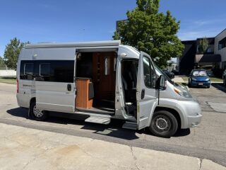 2016 ROADTREK ZION SRT