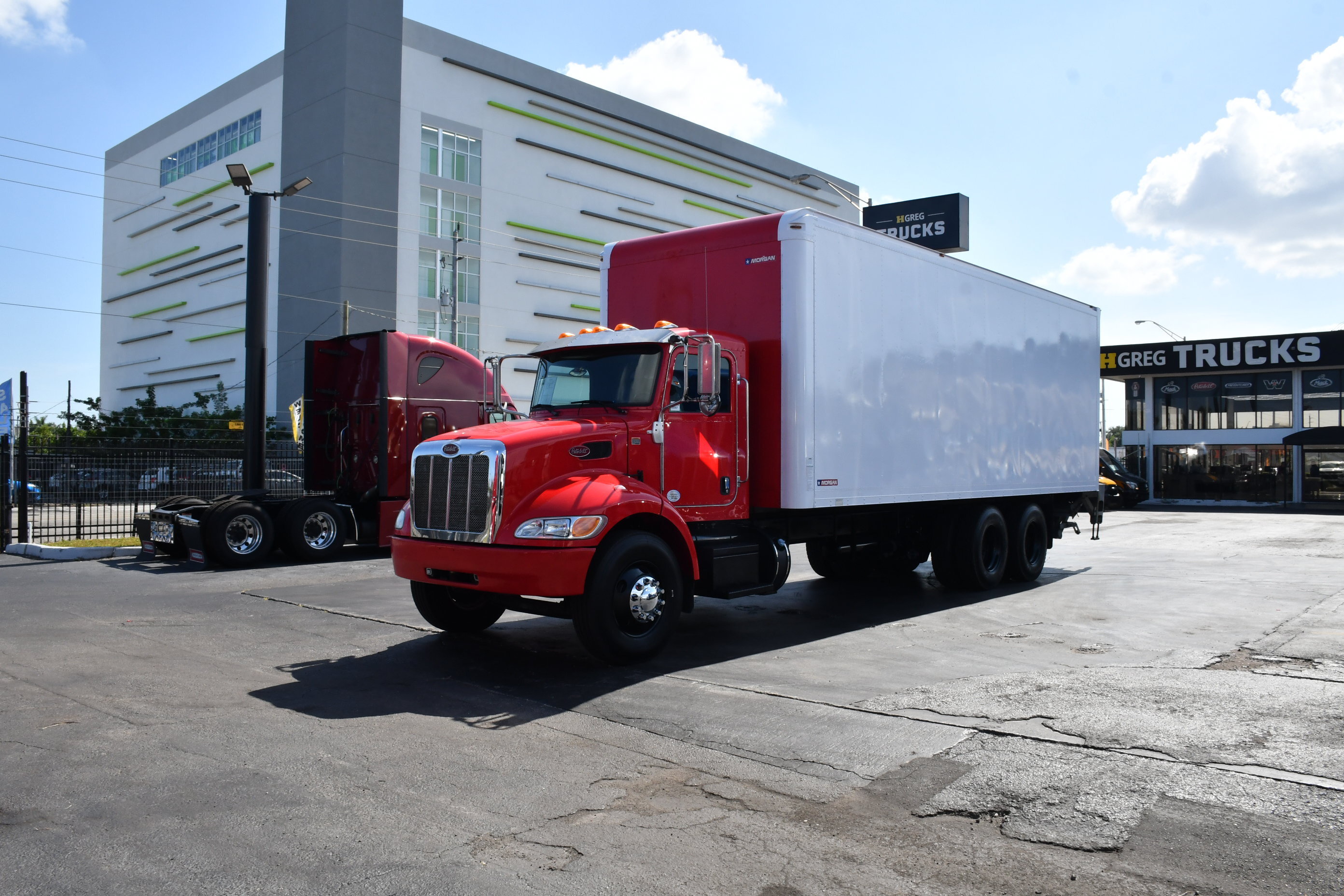 2020 PETERBILT 348 in Miami, FL