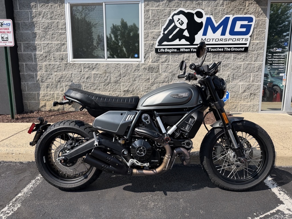 2022 Ducati SCRAMBLER NIGHTSHIFT Sportbike motorcycle