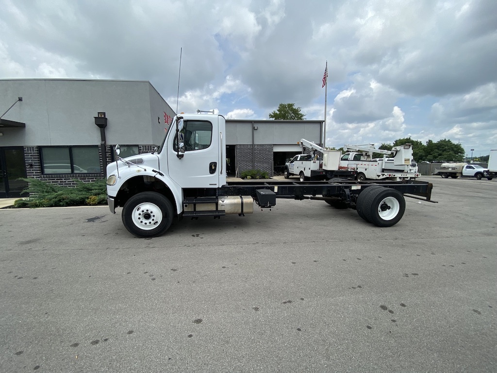 2008 FREIGHTLINER M2 in Lebanon, TN