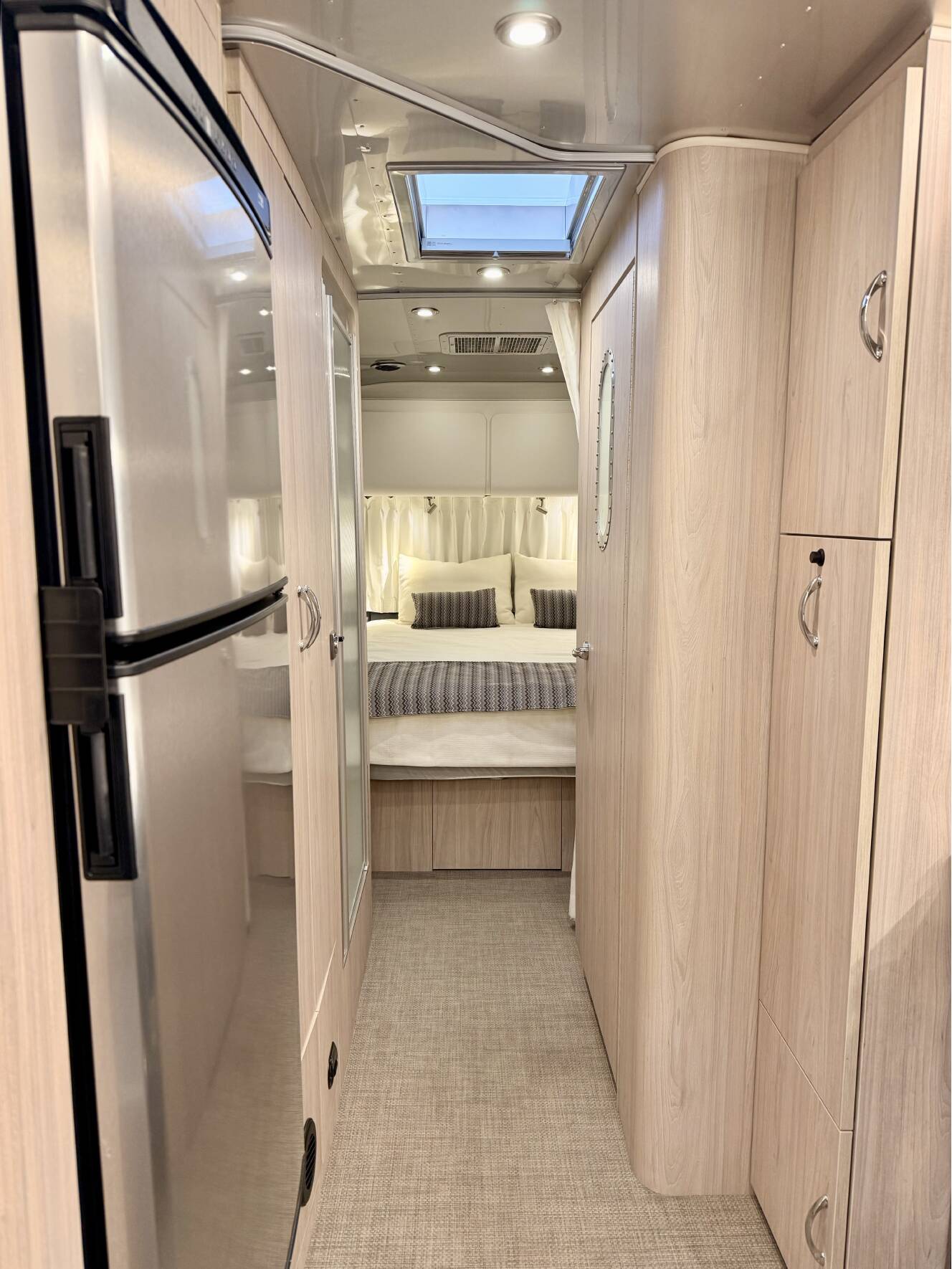 A photo of this 2025 Airstream GLOBETROTTER 27FBQ