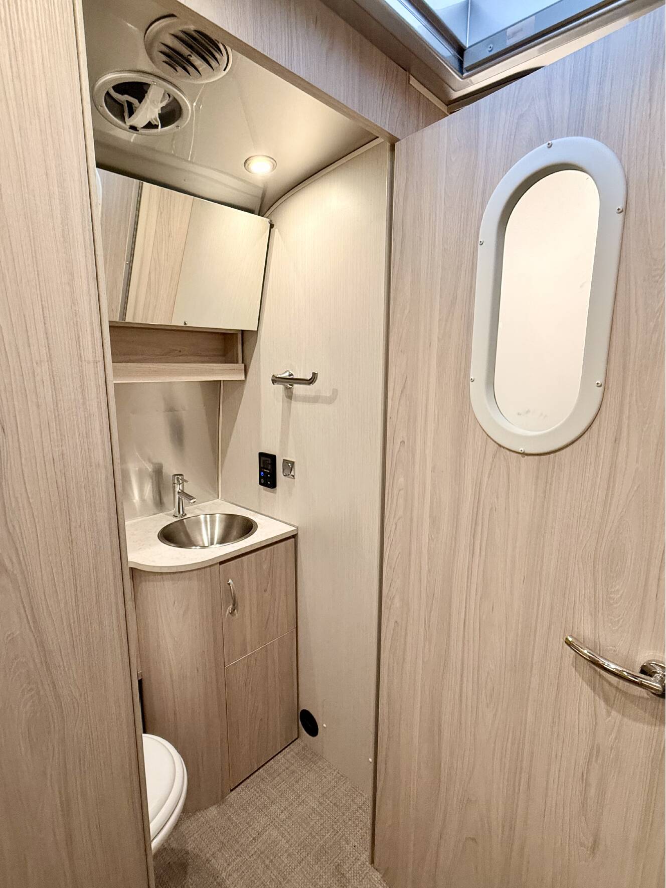 A photo of this 2025 Airstream GLOBETROTTER 27FBQ