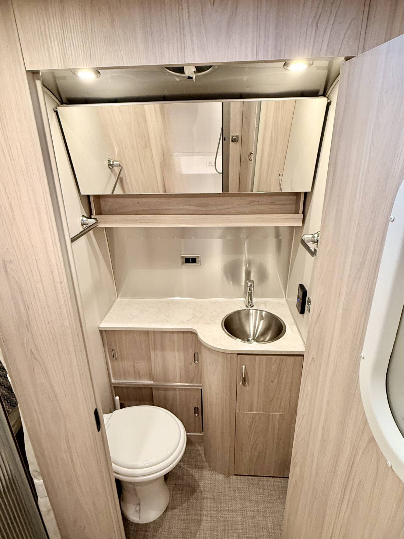 A photo of this 2025 Airstream GLOBETROTTER 27FBQ