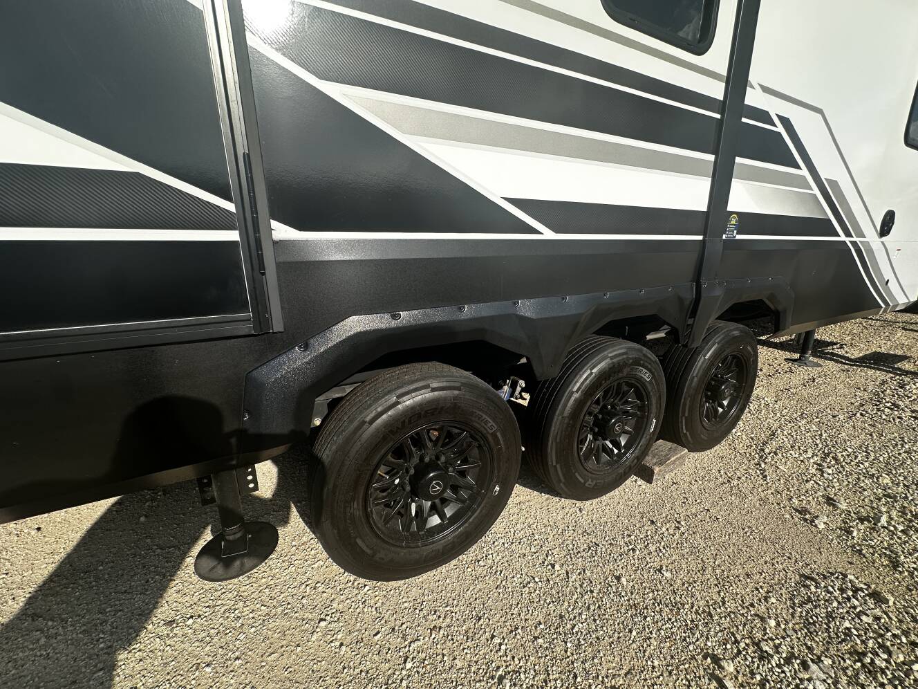A photo of this 2025 Grand Design MOMENTUM G-CLASS 415G