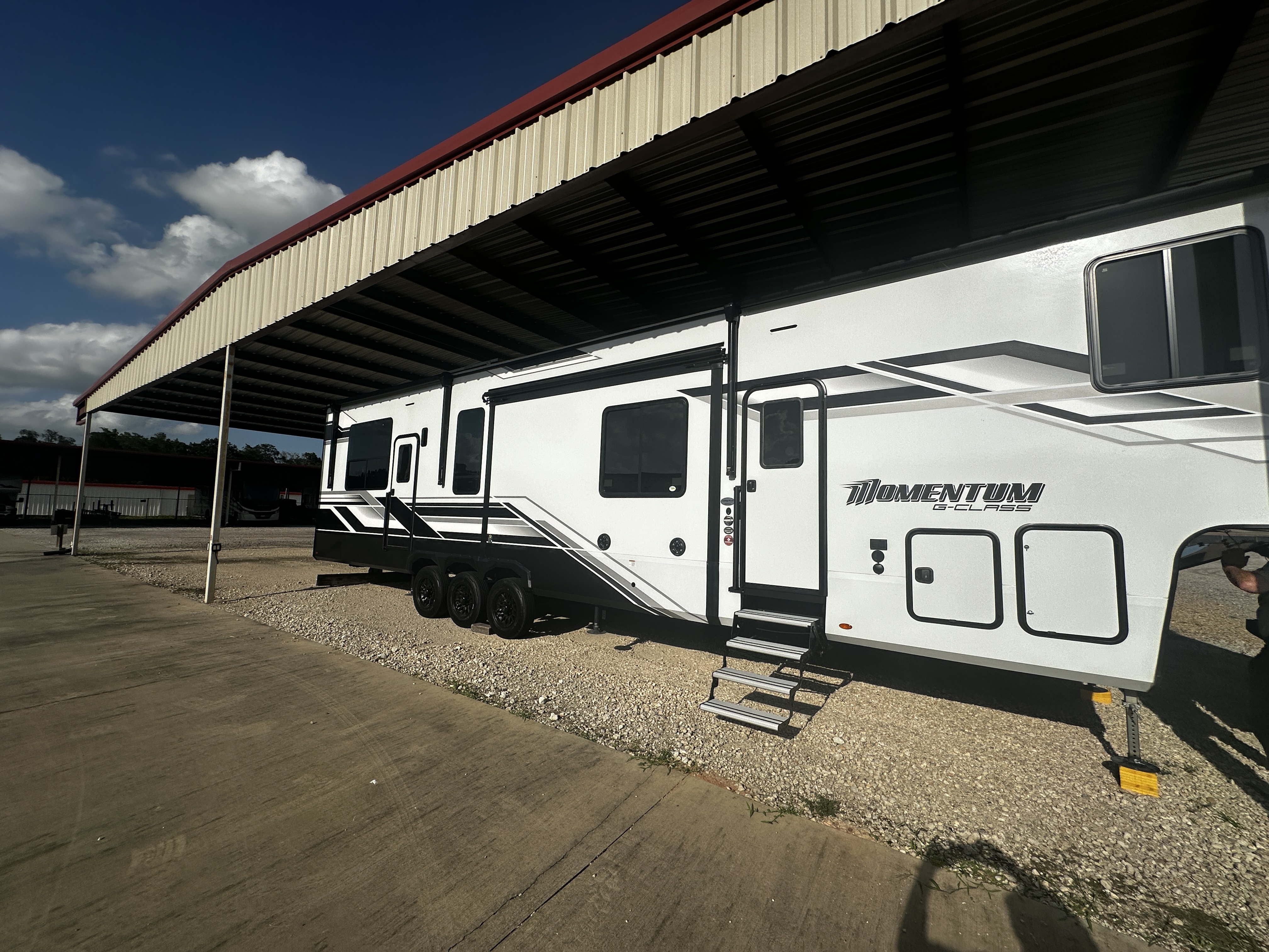 2025 Grand Design MOMENTUM G-CLASS 415G RV