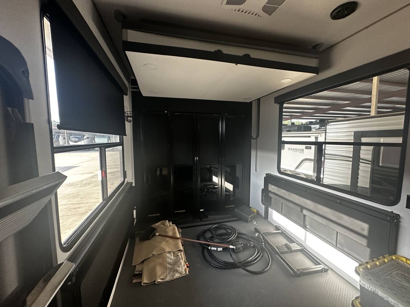 A photo of this 2025 Grand Design MOMENTUM G-CLASS 415G