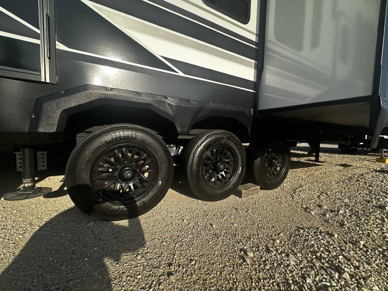 A photo of this 2025 Grand Design MOMENTUM G-CLASS 415G