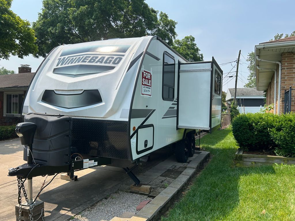 2021 Winnebago Micro Minnie 2108DS in pekin IL