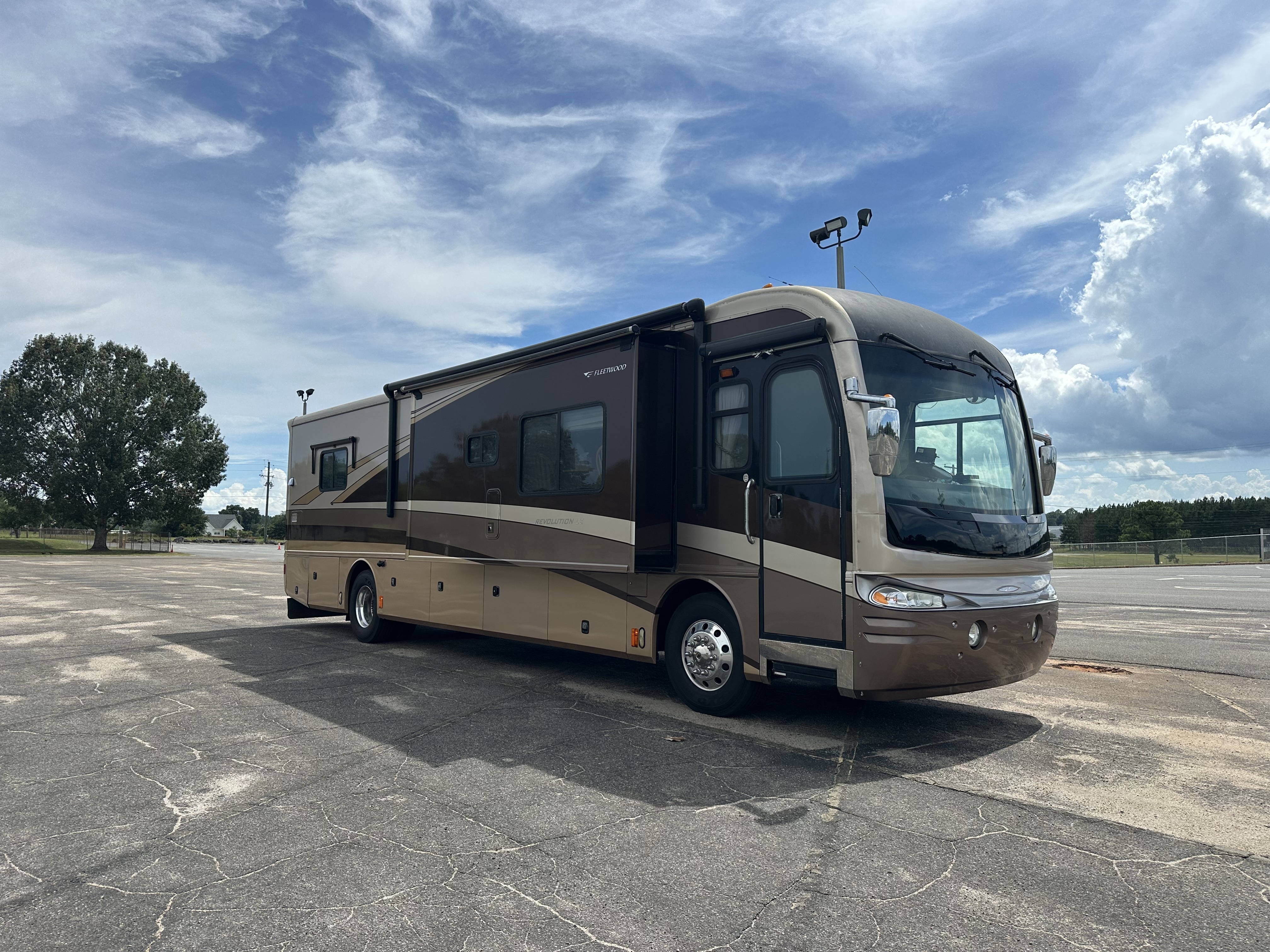 2007 Fleetwood REVOLUTION® LE 40L in marianna FL