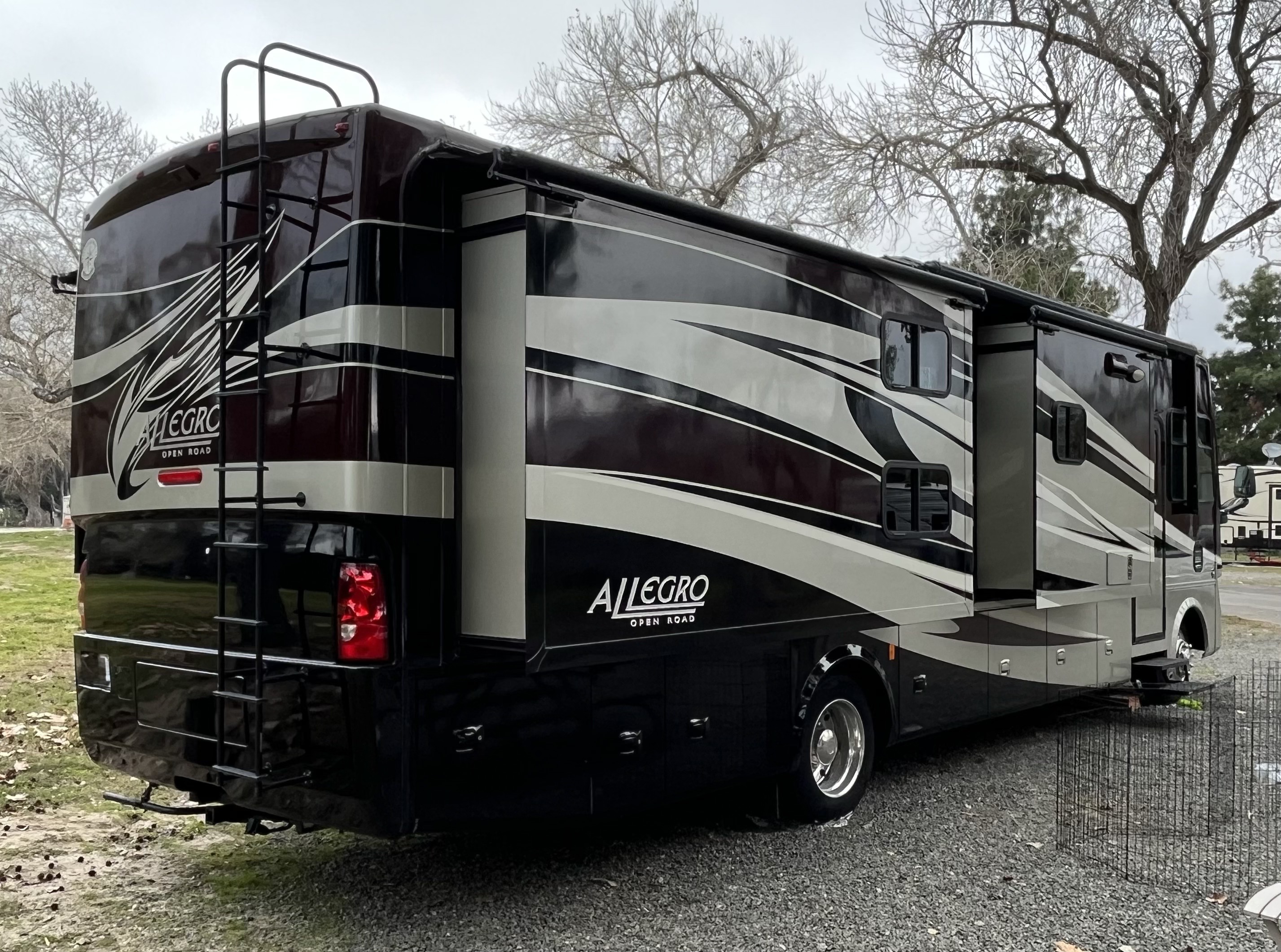 2012 Tiffin Motorhomes ALLEGRO OPEN ROAD 35QBA in yorba linda CA