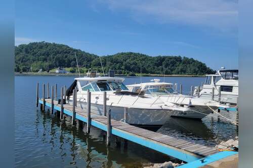 2001 Tiara Yachts 4000 EXPRESS in montague MI