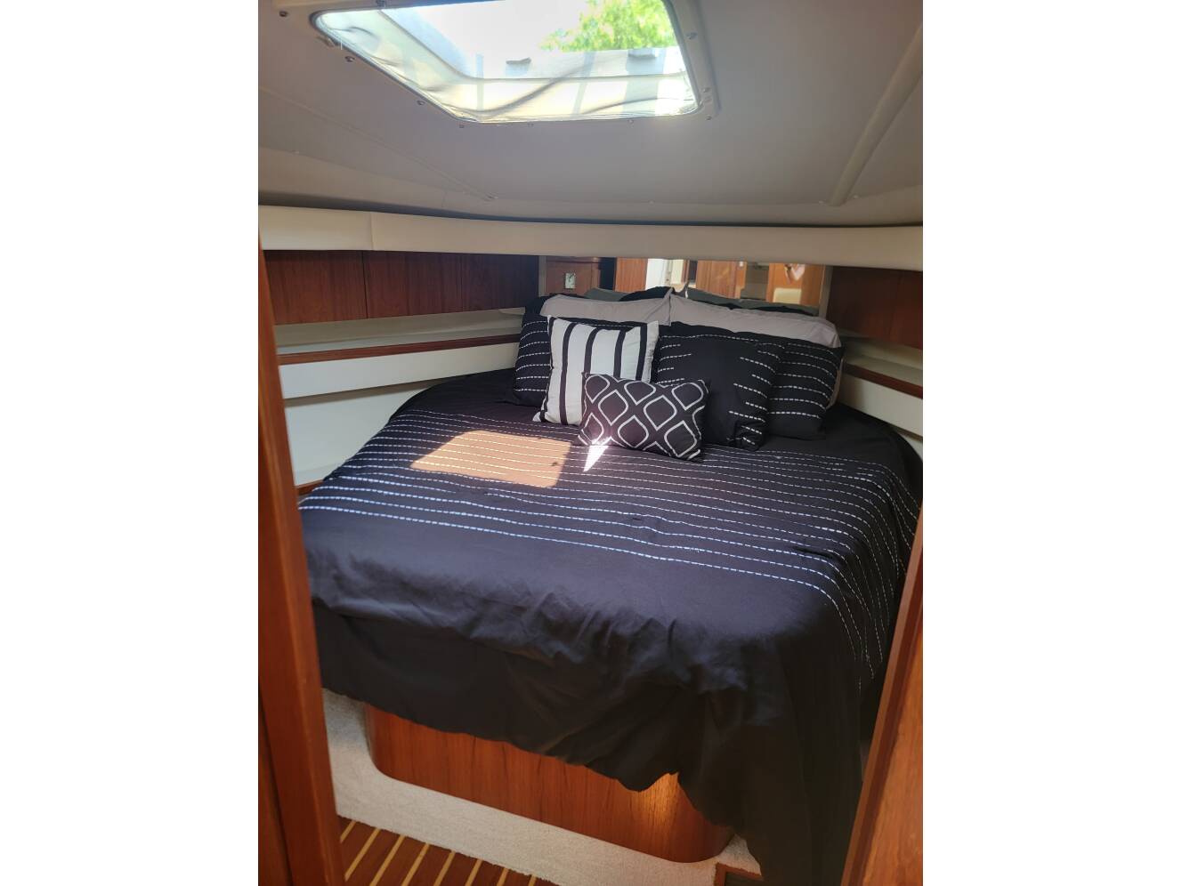 A photo of this 2001 Tiara Yachts 4000 EXPRESS
