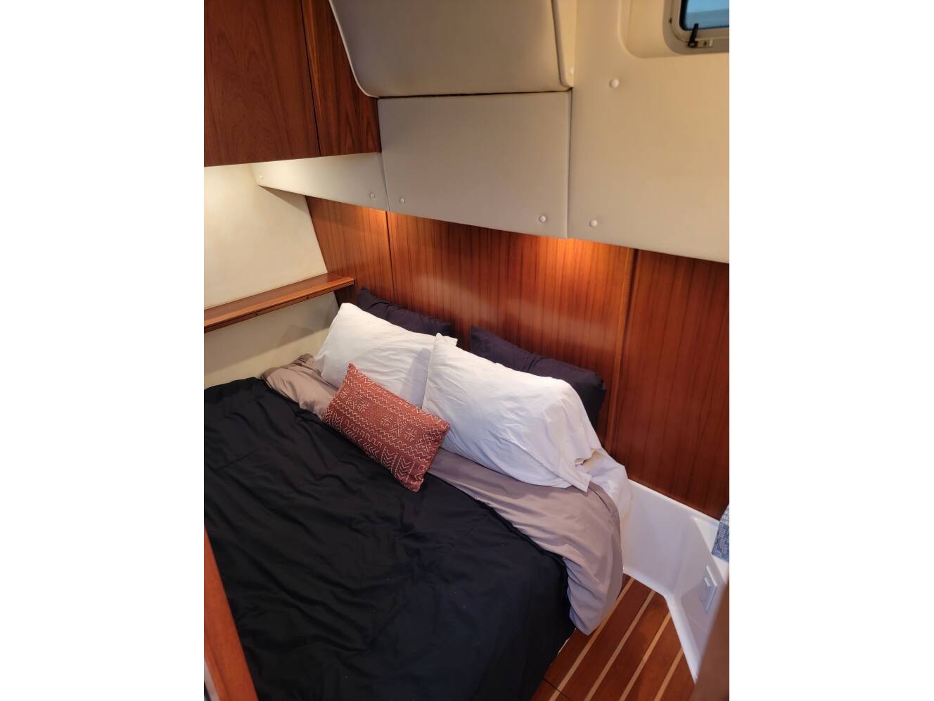 A photo of this 2001 Tiara Yachts 4000 EXPRESS