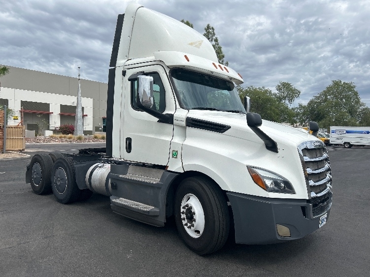 2020 FREIGHTLINER CASCADIA 126 in Phoenix, AZ