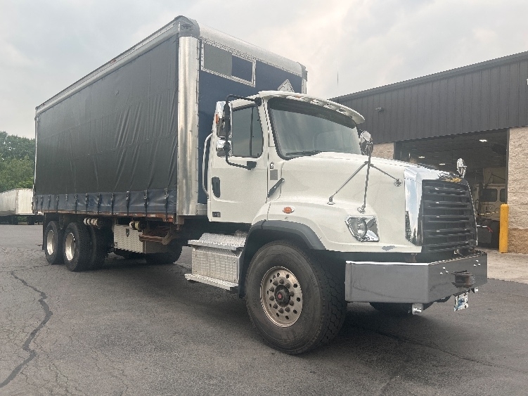 2020 FREIGHTLINER 114 SD in Jessup, PA