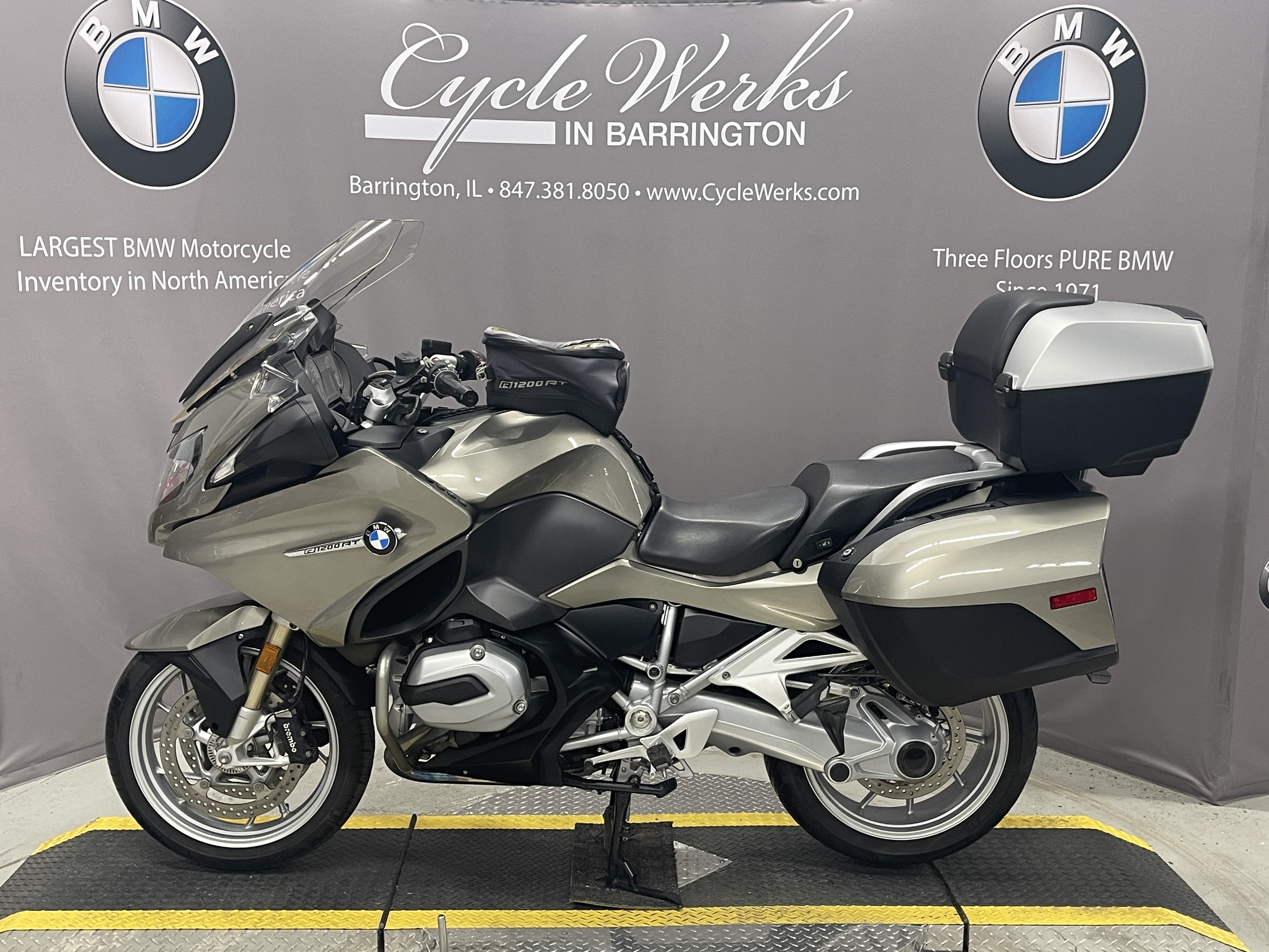 2016 BMW R 1200 RT in Barrington, IL