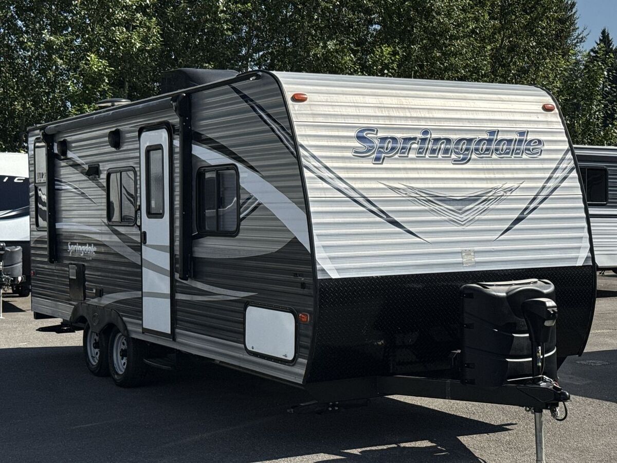 2017 Keystone Springdale West 202QBWE in fife WA