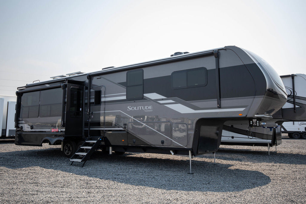 2027 Grand Design SOLITUDE 370DV in moses lake WA