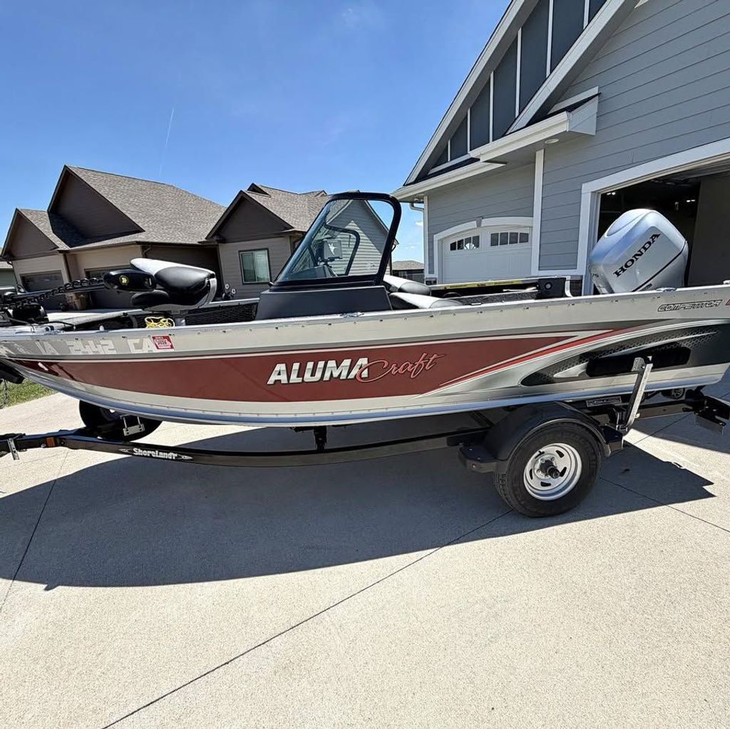 2018 Alumacraft Competitor 165 Sport in grimes IA