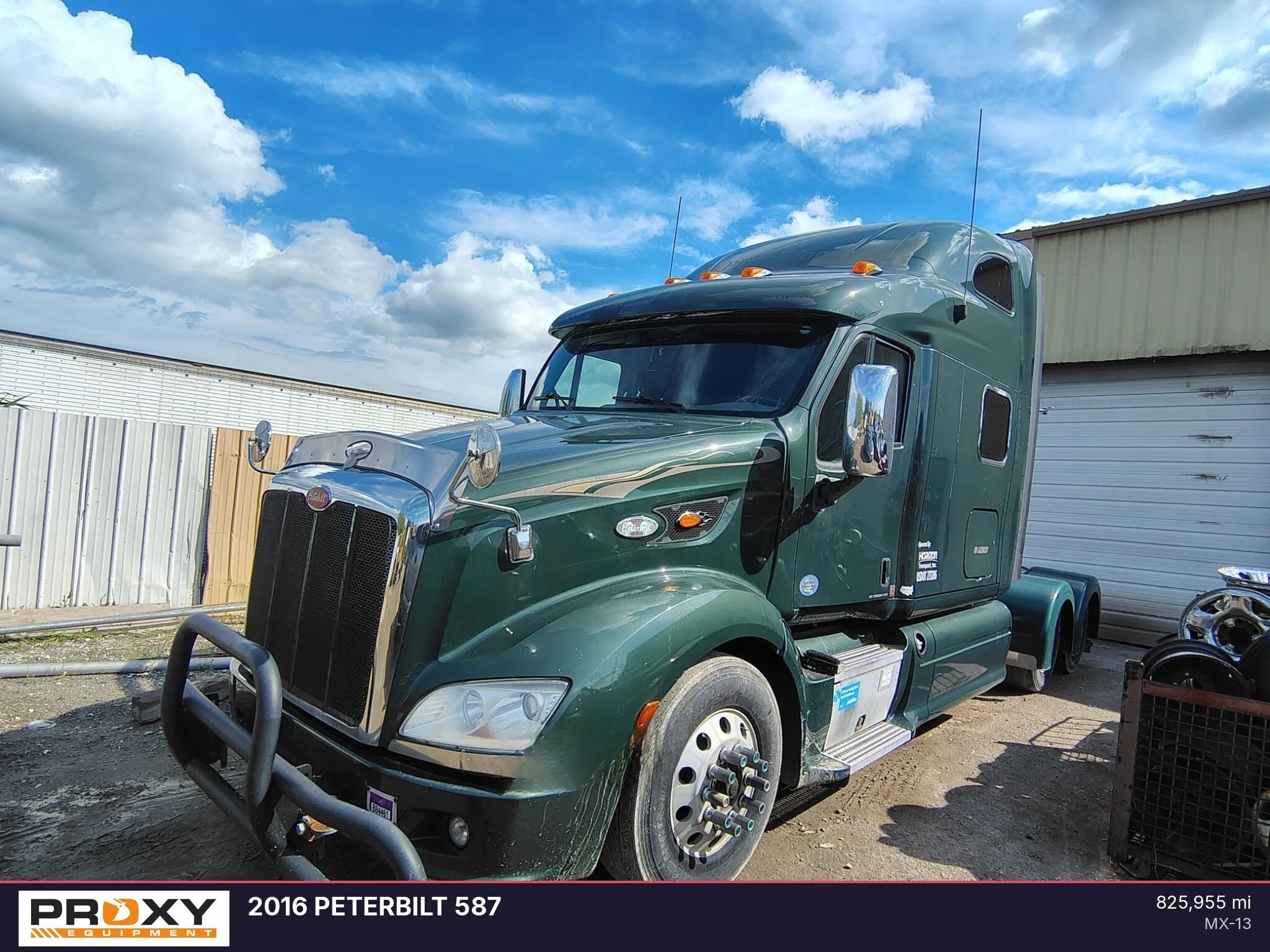 2016 PETERBILT 587 in Monroe, MI