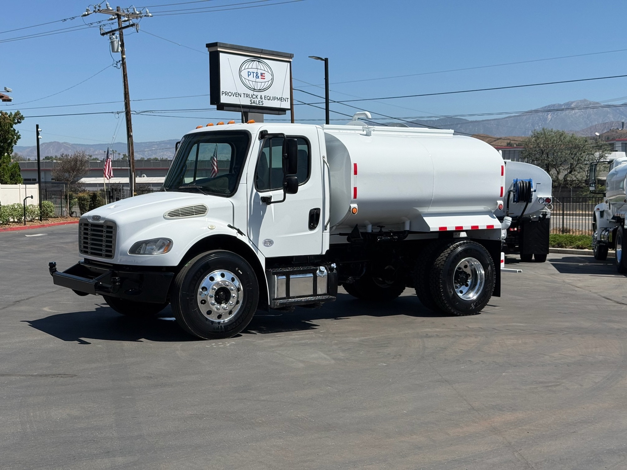 2019 FREIGHTLINER BUSINESS CLASS M2 106 in Yucaipa, CA