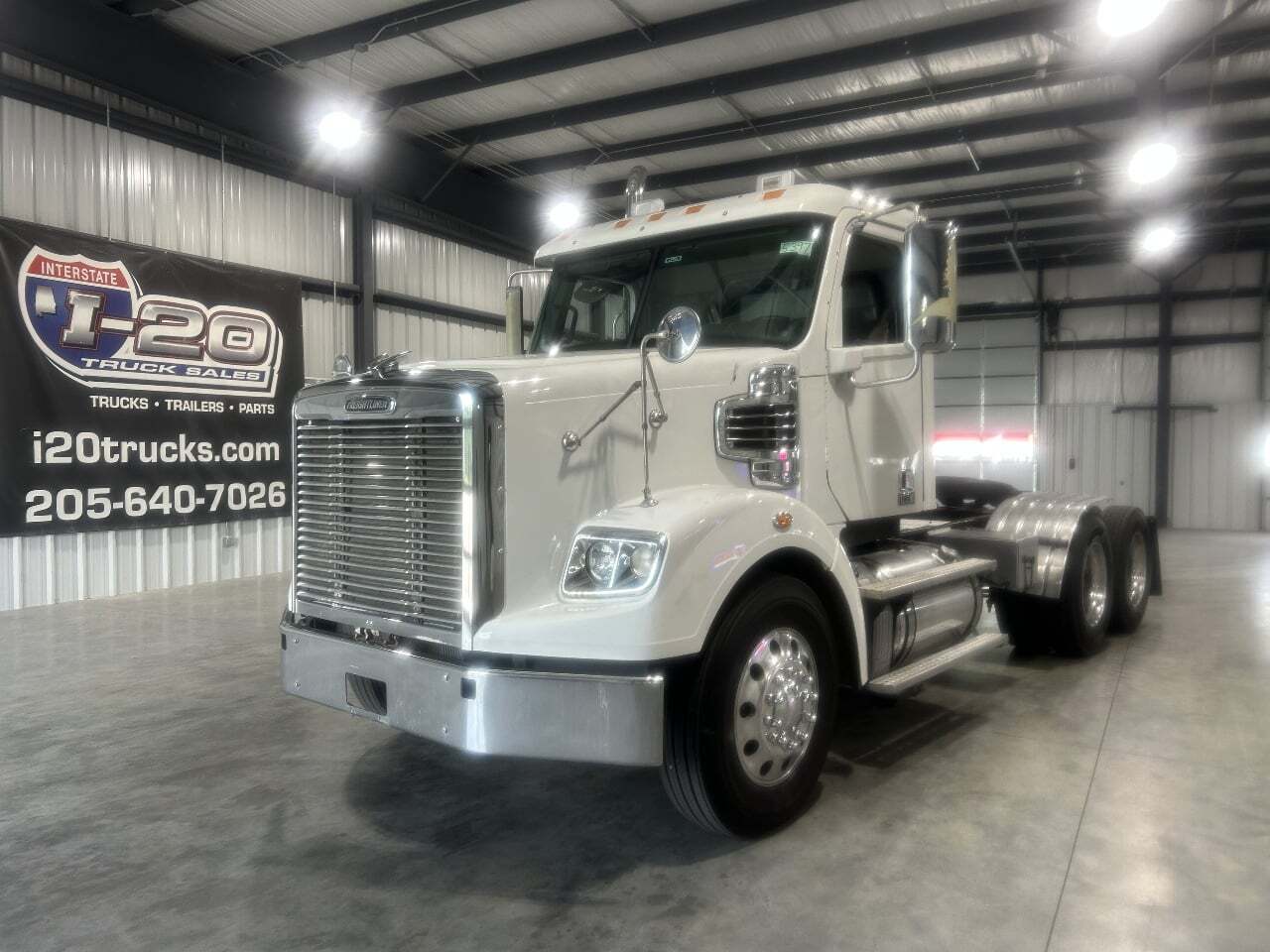 2015 FREIGHTLINER 122 SD in Pell City, AL