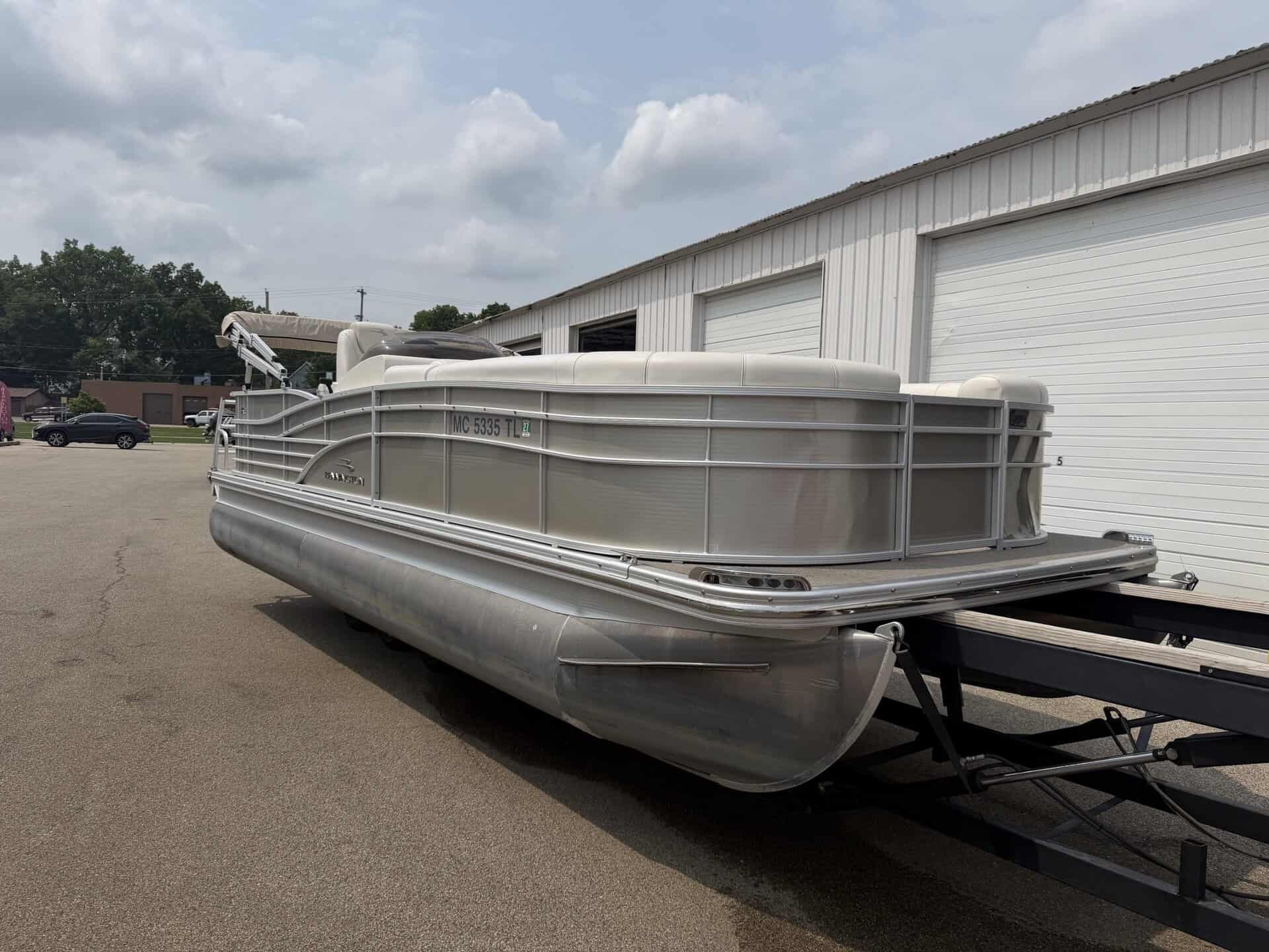 2012 Bennington 2275 RL in muskegon MI