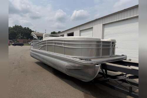 2012 Bennington 2275 RL in muskegon MI