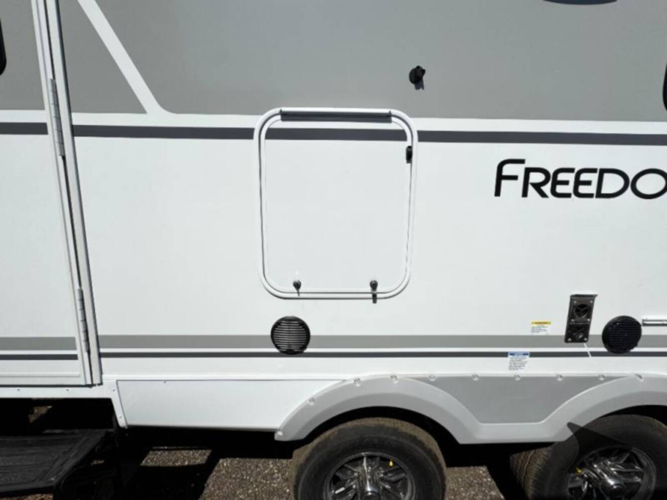 A photo of this 2026 Coachmen Rv Freedom Express Ultra Lite 271BHE