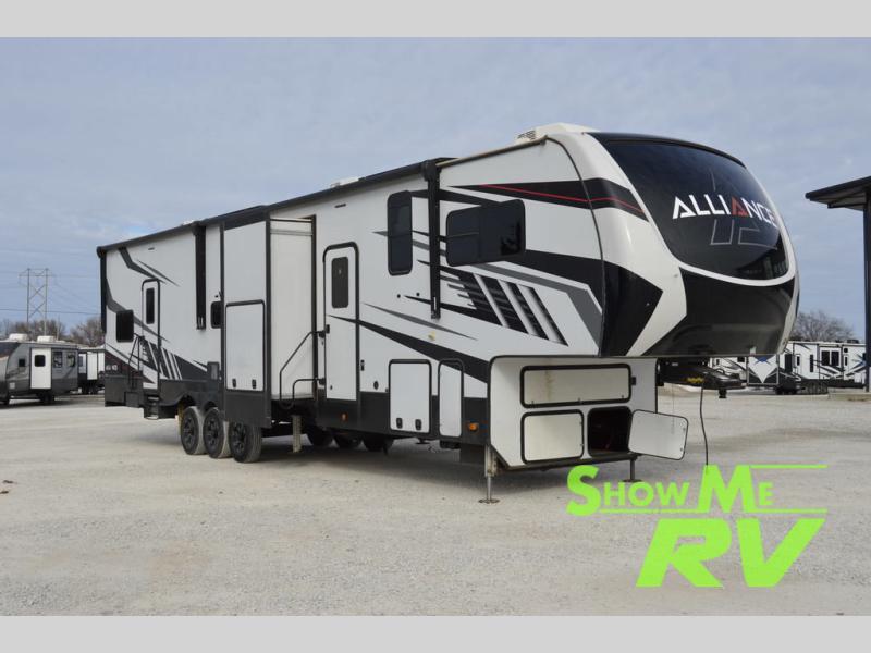 2021 Alliance Rv Valor 40V13 in clinton MO
