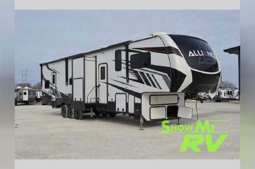 2021 Alliance Rv Valor 40V13 in clinton MO