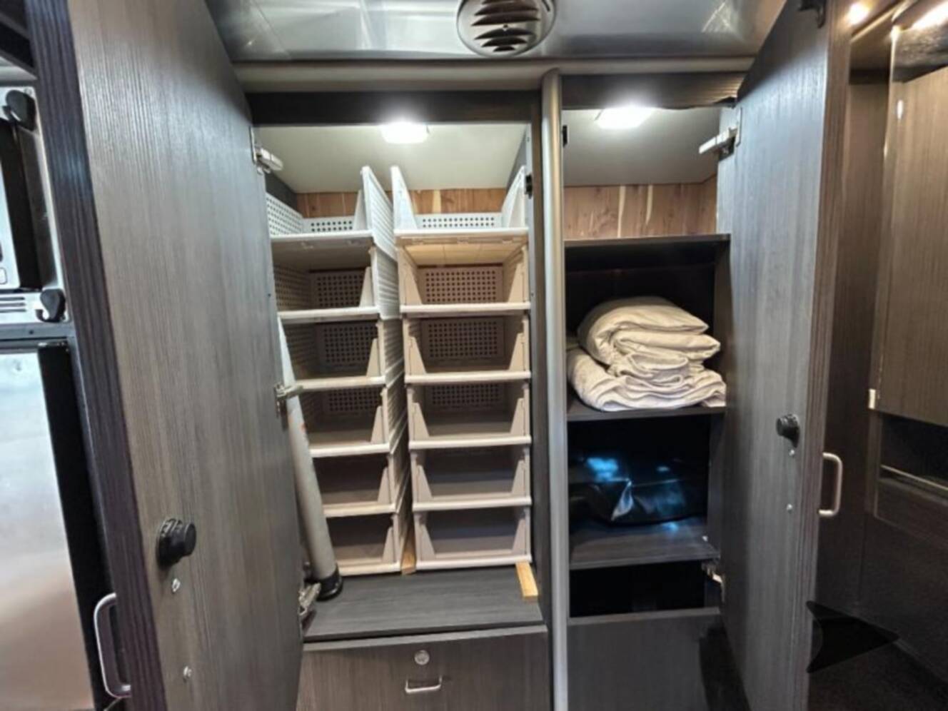 A photo of this 2022 Airstream Atlas Murphy Suite