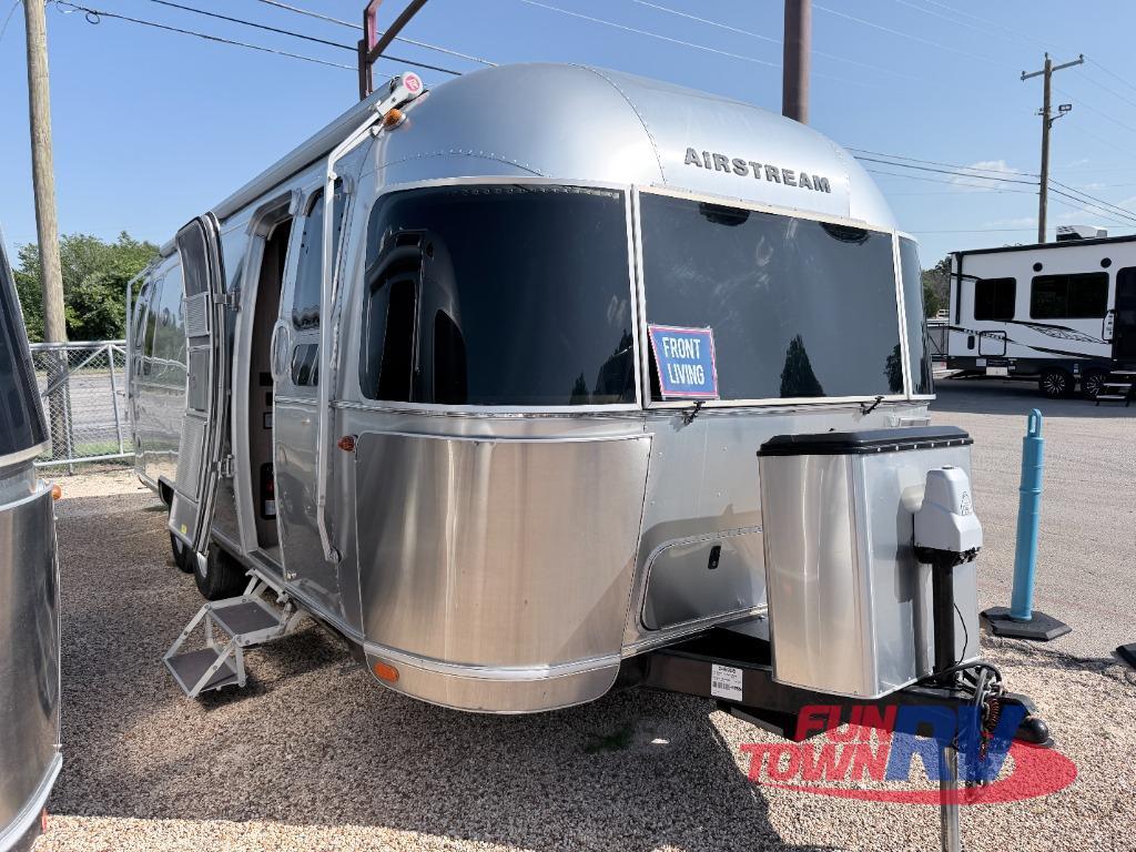 2019 Airstream Flying Cloud 26RB in cleburne TX