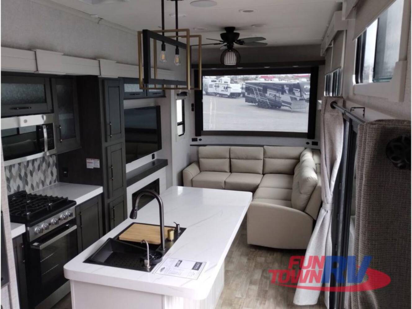A photo of this 2025 Redwood Rv Regency 3951BAM