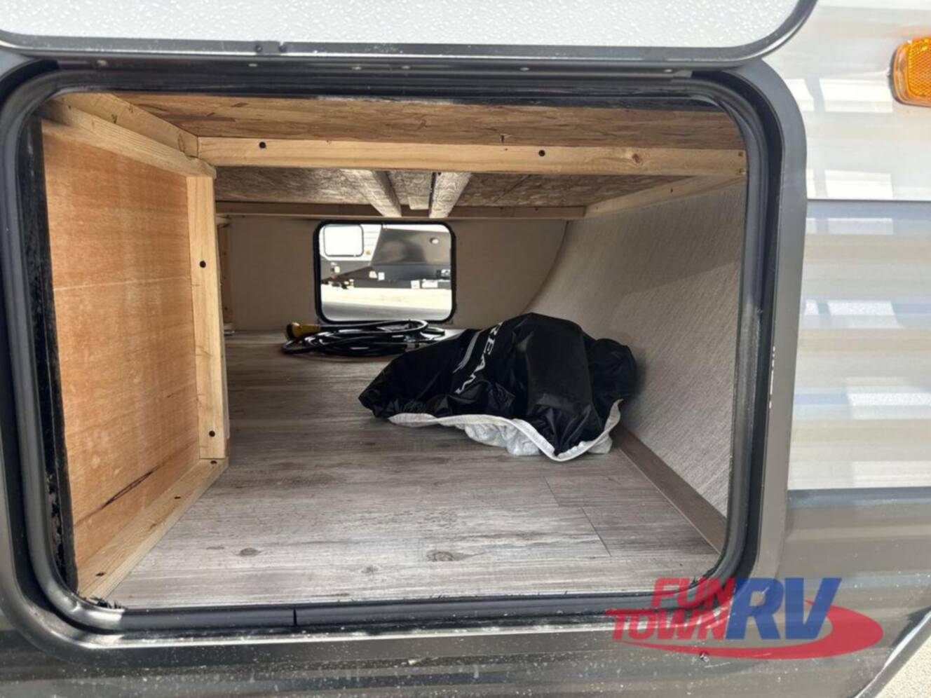 A photo of this 2026 Gulf Stream Rv Kingsport Super Lite 199RK