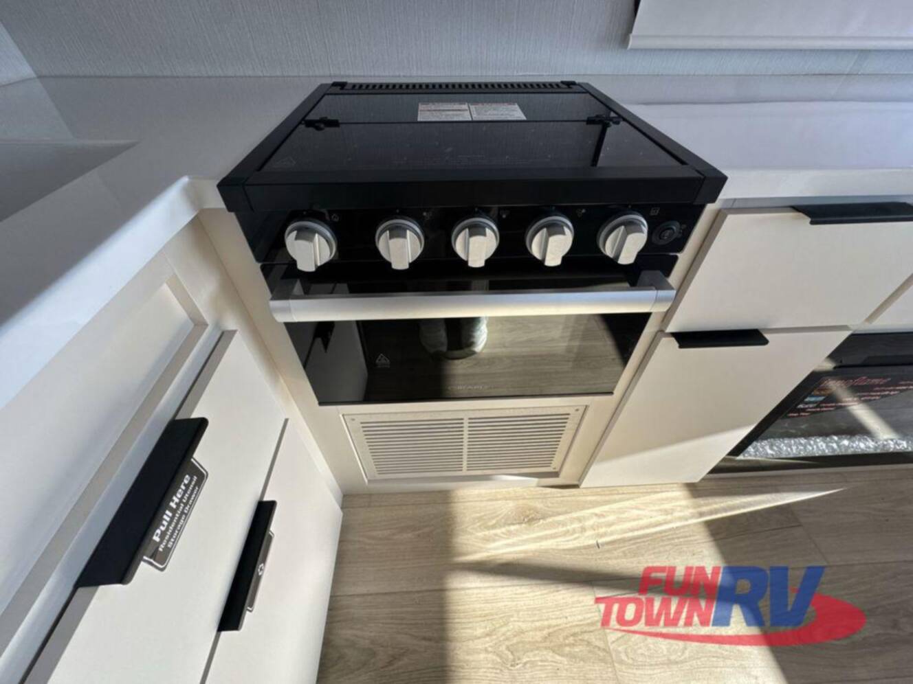 A photo of this 2026 Winnebago Thrive 25RLS