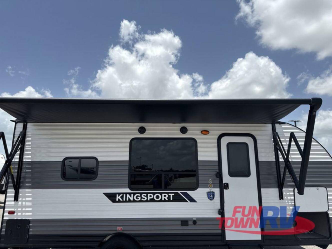 A photo of this 2026 Gulf Stream Rv Kingsport Super Lite 199RK